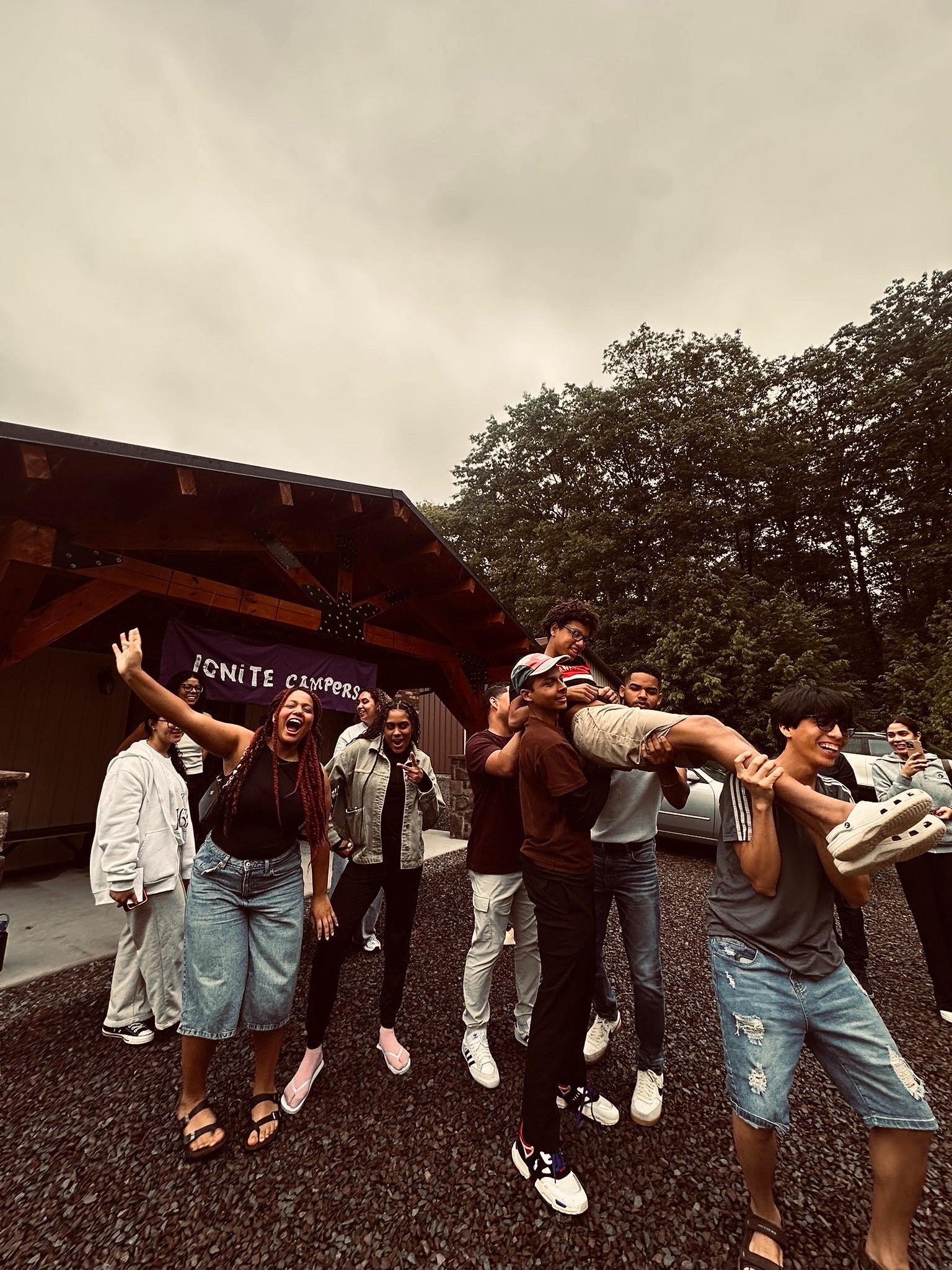 b342fe28-1f00-4889-84cc-59f799d3c5e3